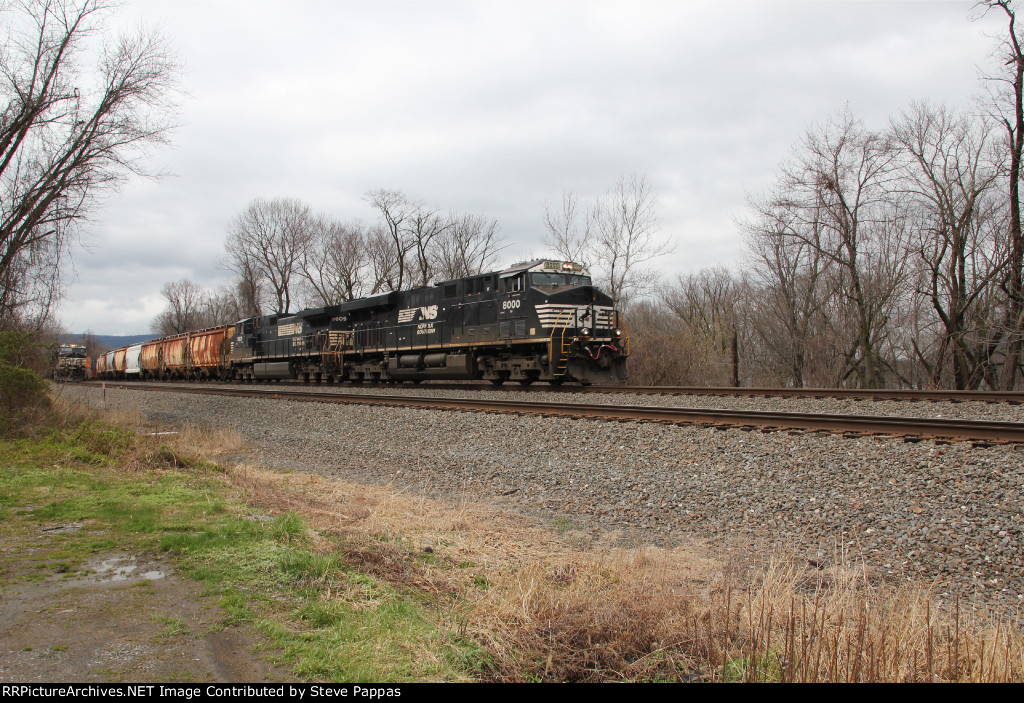 NS 8000 with train 12G